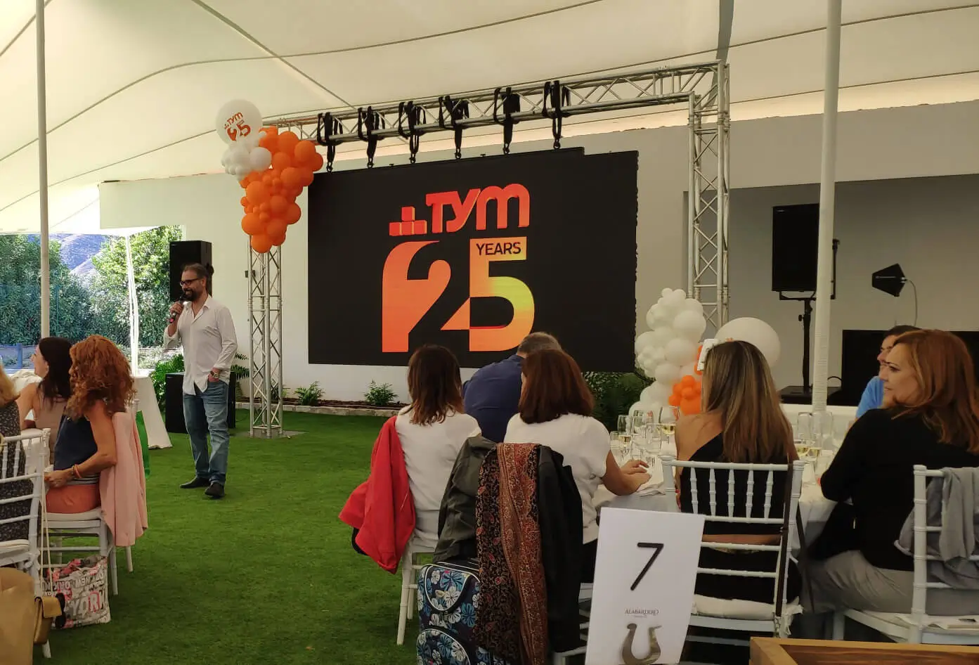 Equipo TYM en el evento del 25 aniversario